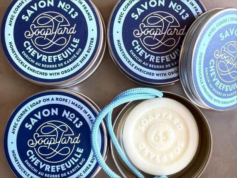 Savon Soapyard au chèvrefeuille avec corde amovible et boîtes en aluminium